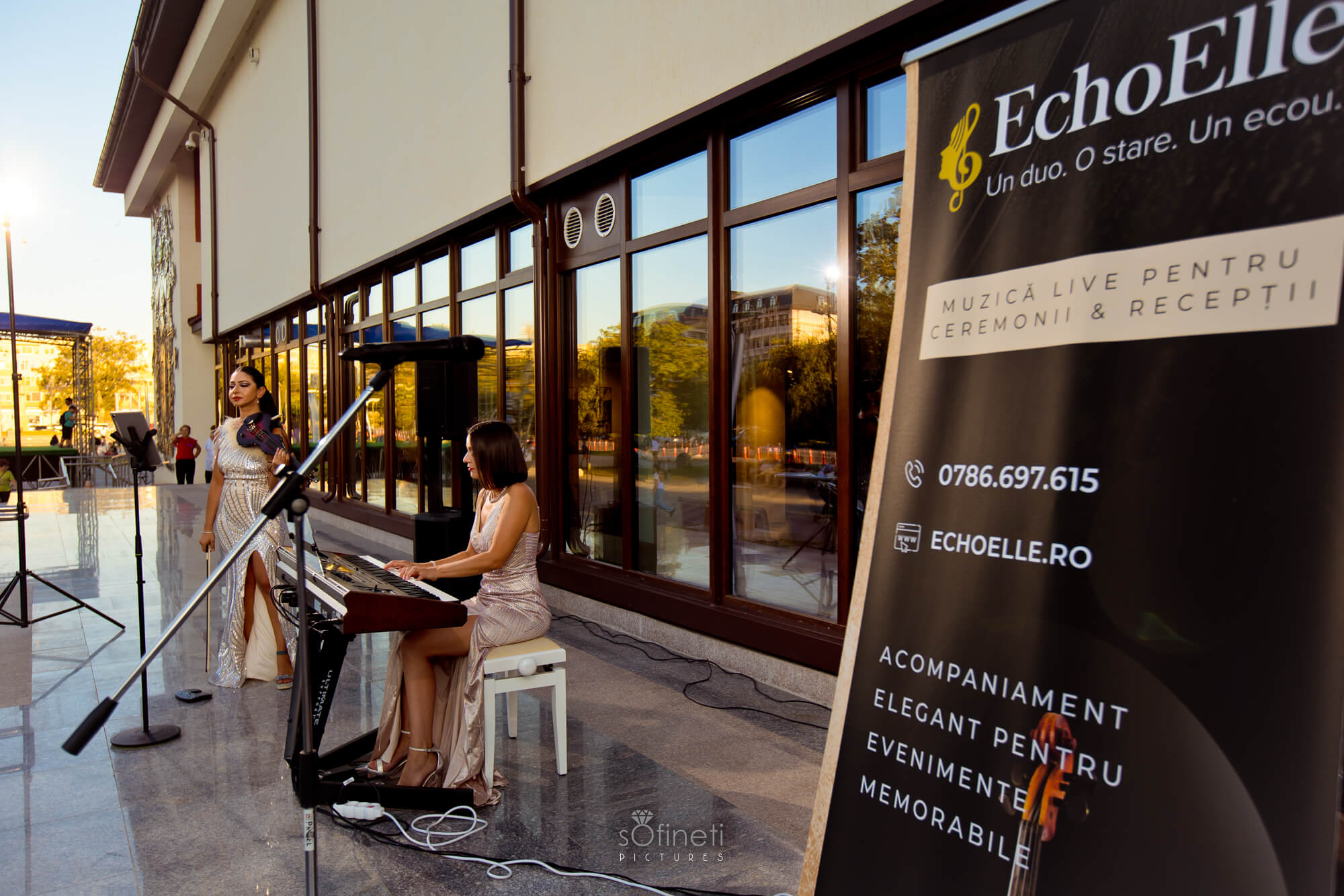 EchoElle violonistă interpretând muzică clasică la nuntă elegantă