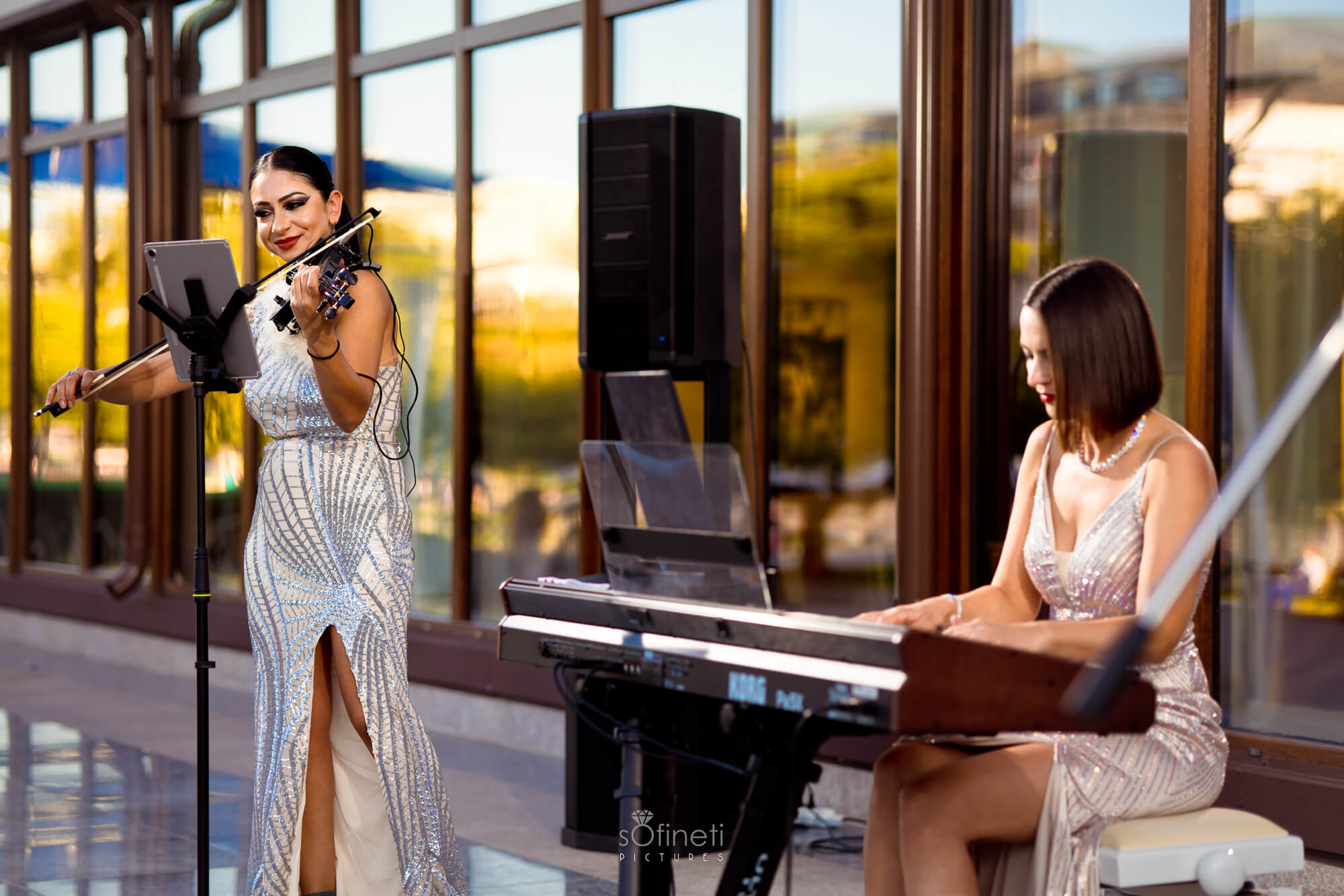 EchoElle pianist în cadru intim la ceremonie privată București